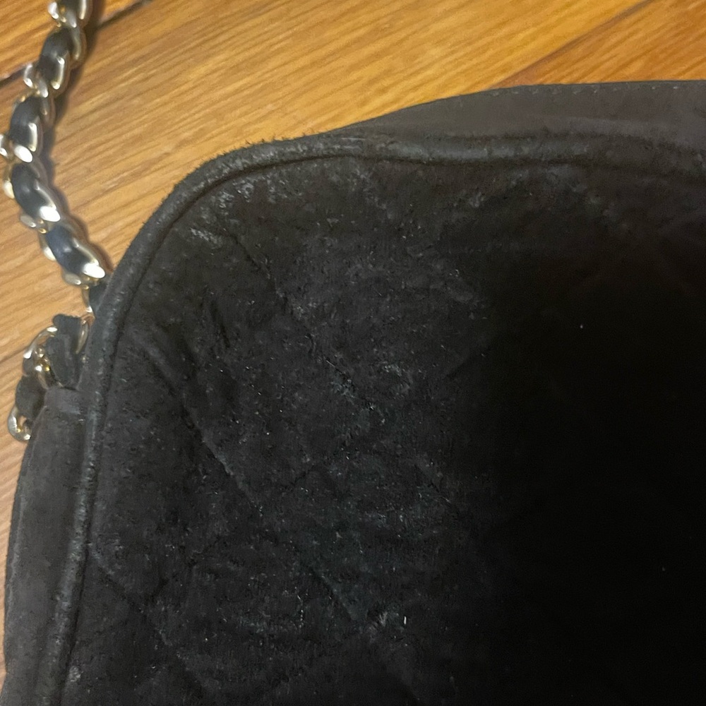 CHANEL Black Quilted Bag - Picture 4 of 14